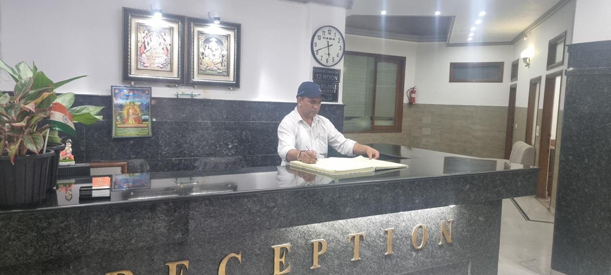 Hotel Har Ki Pauri By Around Stays Haridwār Dış mekan fotoğraf