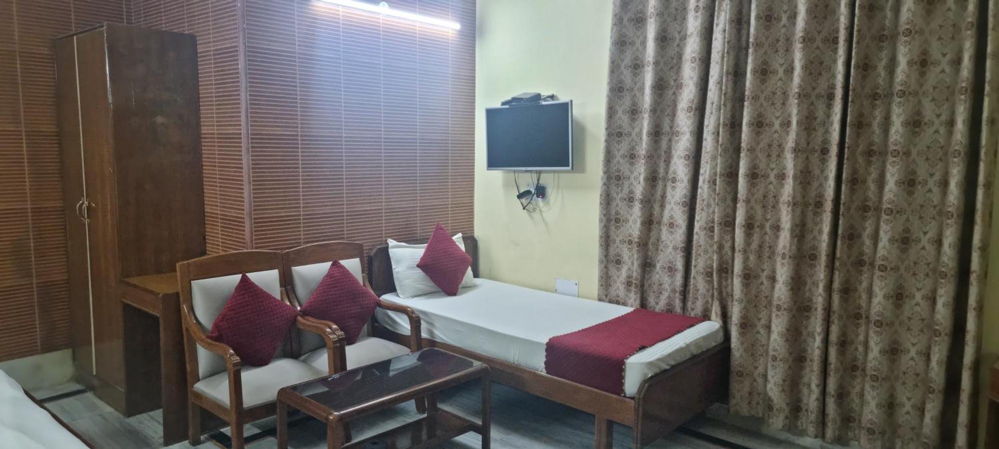 Hotel Har Ki Pauri By Around Stays Haridwār Dış mekan fotoğraf