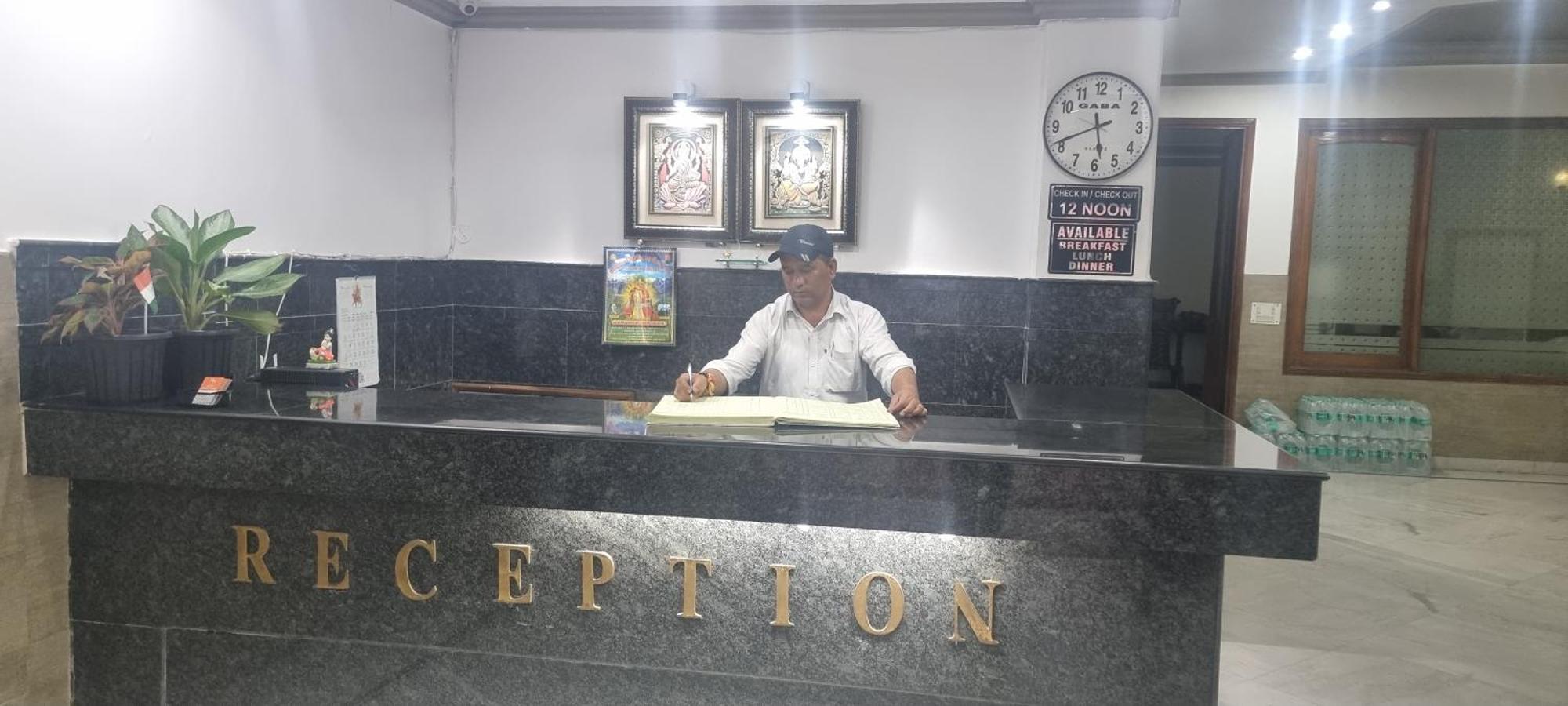 Hotel Har Ki Pauri By Around Stays Haridwār Dış mekan fotoğraf
