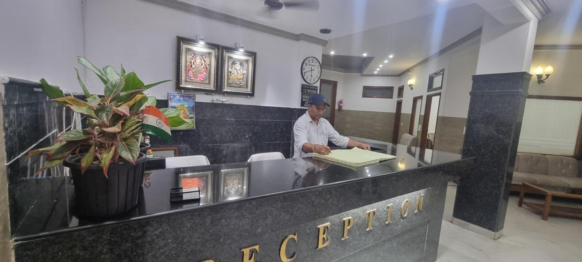 Hotel Har Ki Pauri By Around Stays Haridwār Dış mekan fotoğraf